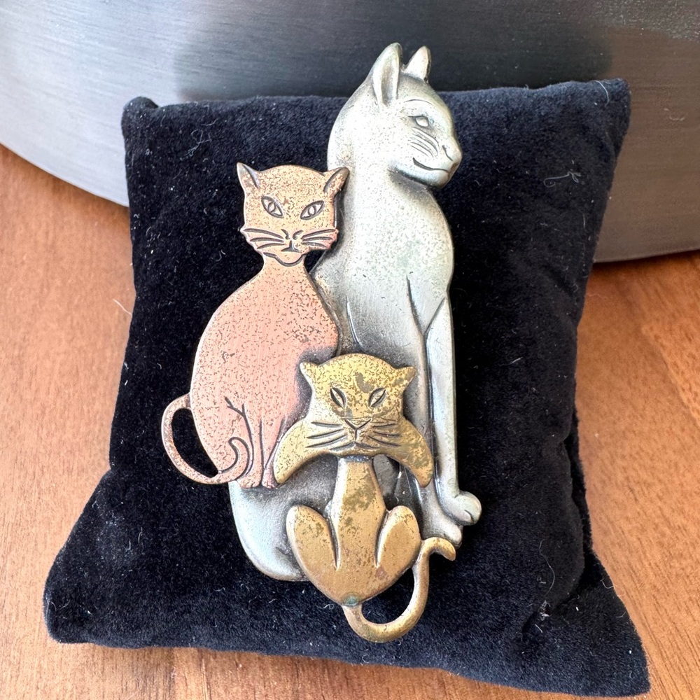 Vintage K&T Three Cats Brooch